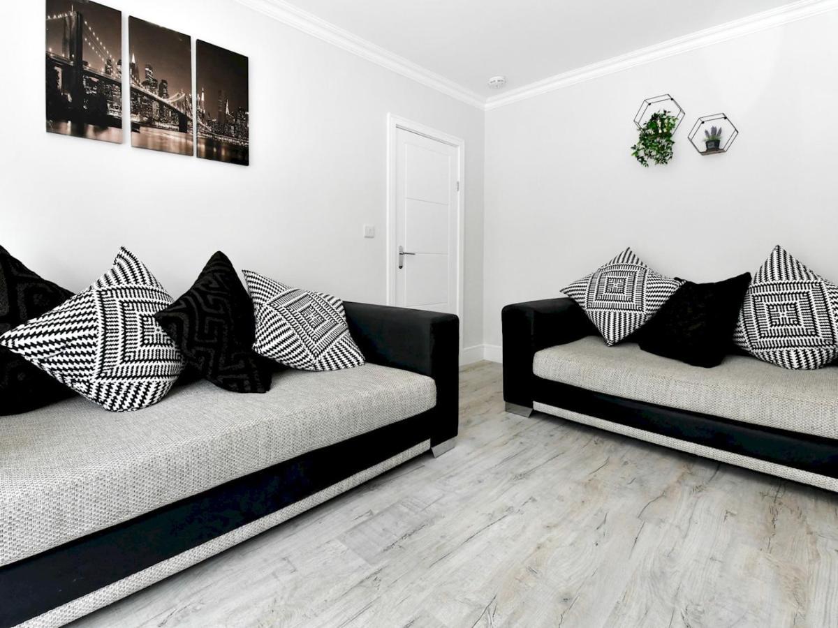 فيلا Pass The Keys Newly Refurbished Modern Bungalow - Pets Welcome سوانسي المظهر الخارجي الصورة